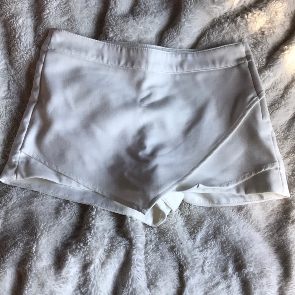 NWT H&M White Skort